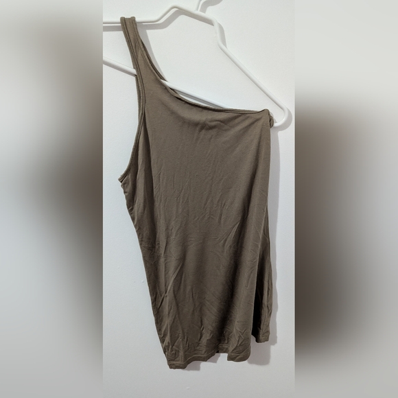 Tank Top - Picture 1 of 2